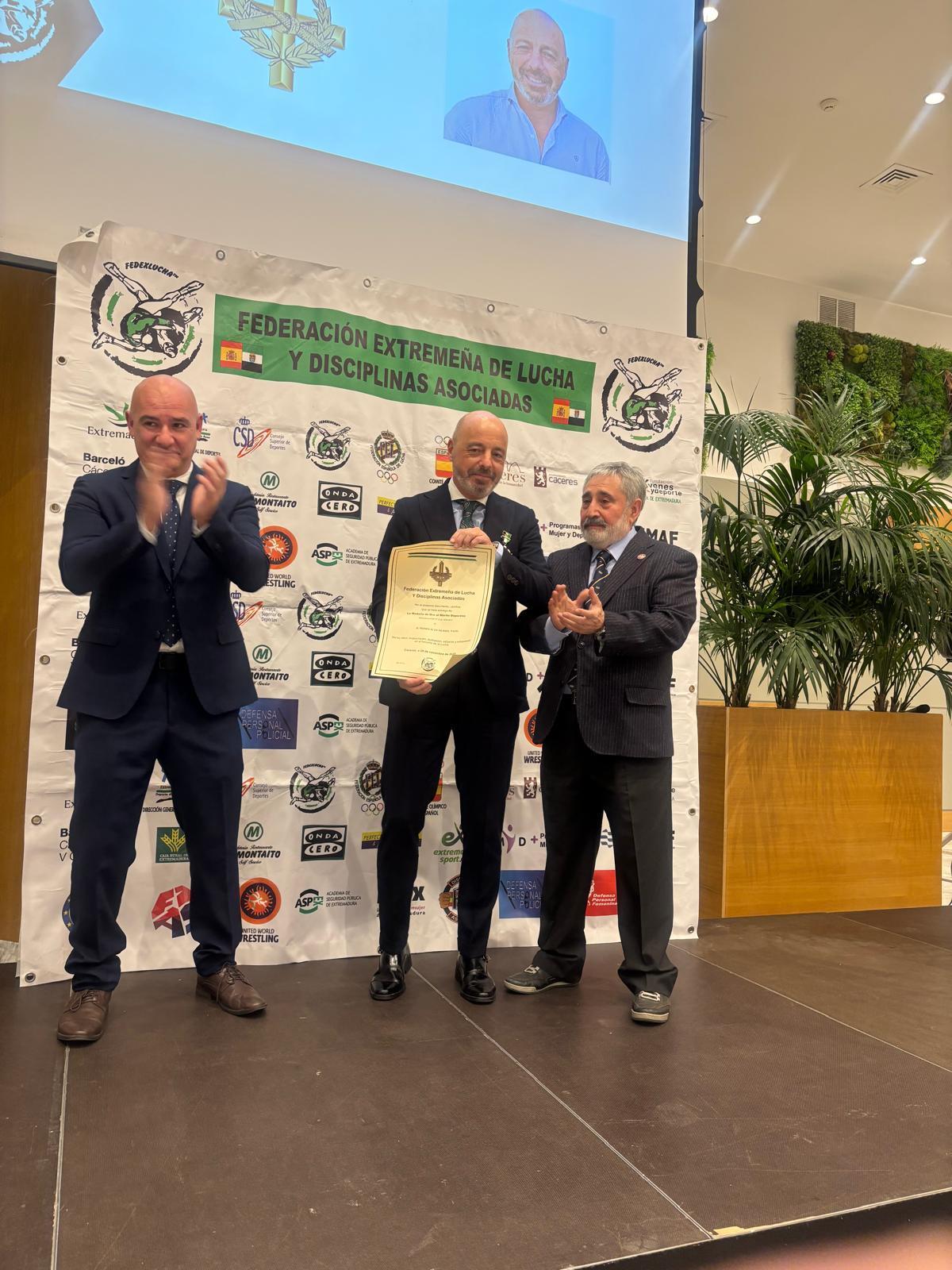 Pedro Muriel, reconocido con la máxima distinción.