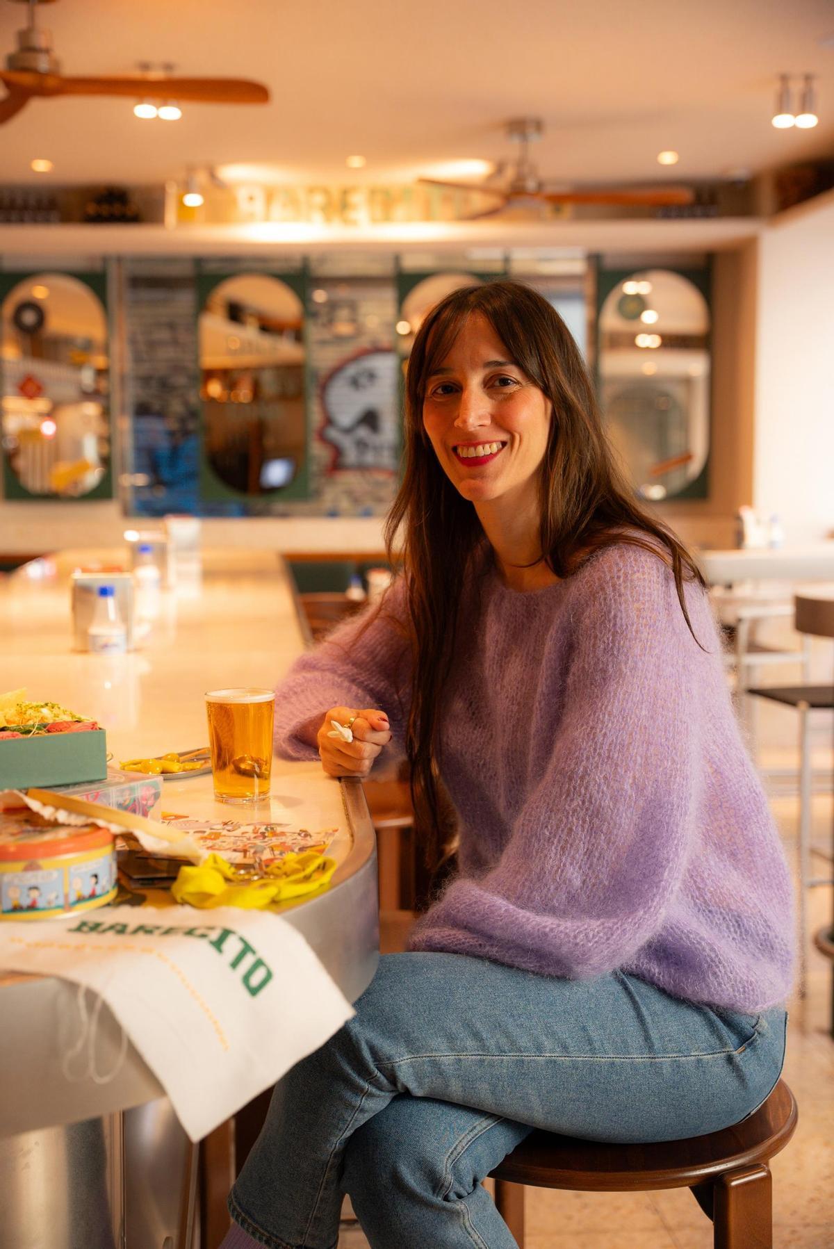Marta Hortelano en la barra de Barecito.