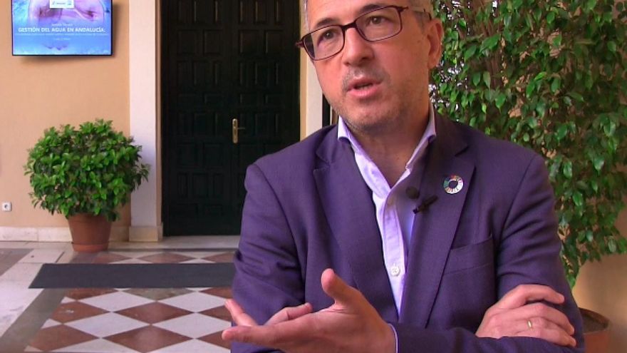 «El agua tiene que ser transparente también en su gestión»