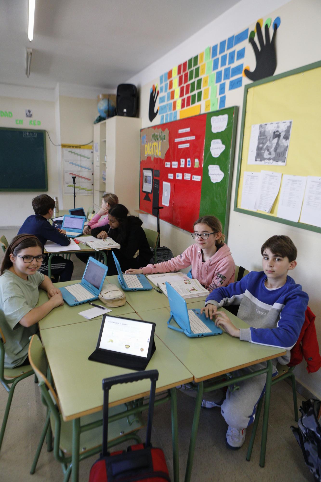 En imágenes: El colegio Laviada se rebela contra los bulos