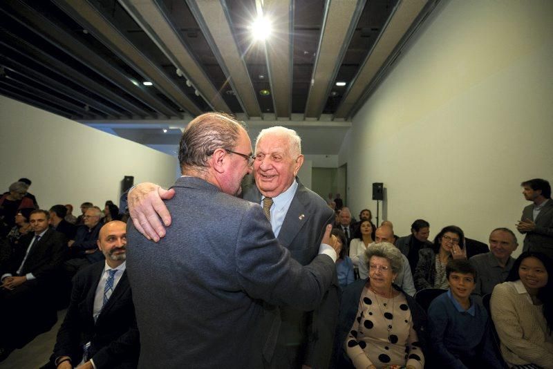 Juan Bolea recibe el Premio de las Letras Aragonesas