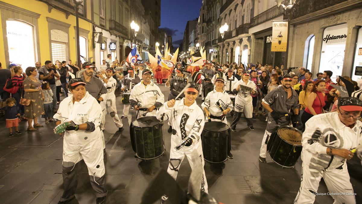 Espectáculo de calle representado en el Festival de Teatro, Música y Danza de Las Palmas de Gran Canaria.