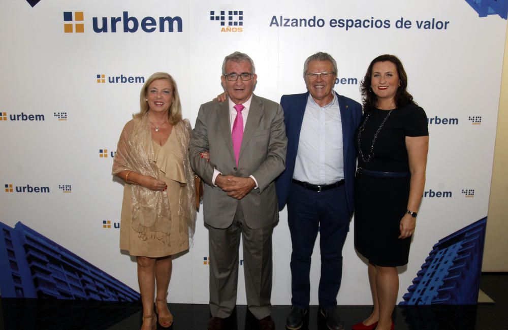 Algunos de los asistentes al 40º aniversario de Urbem.