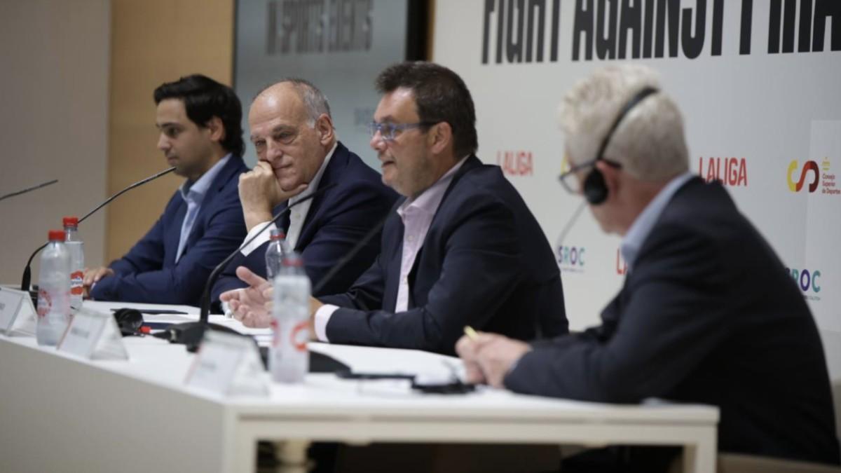 Víctor Francos y Javier Tebas participa en Valencia en la jornada sobre la “Lucha contra la piratería en los eventos deportivos Víctor Francos y Javier Tebas participa en Valencia en la jornada sobre la “Lucha contra la piratería en los eventos deportivos