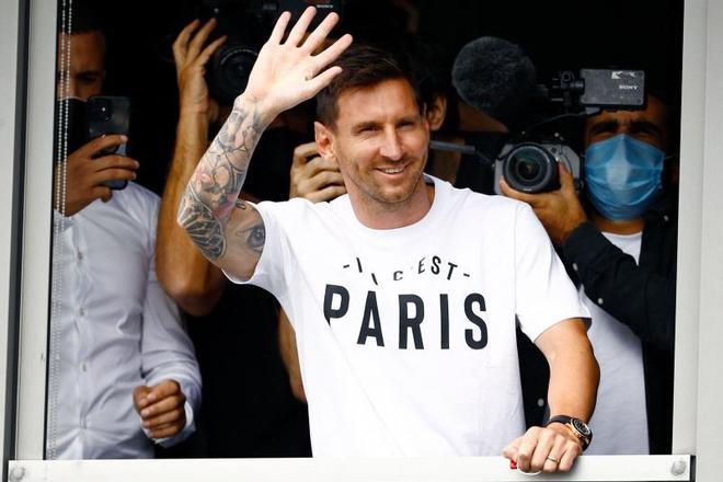 La locura en París por Messi, en imágenes