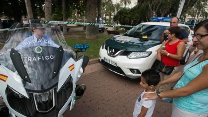 La Guardia Civil muestra sus medios en el Puerto