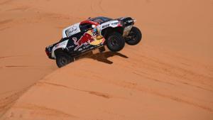 Al-Attiyah ya acaricia el Touareg del Dakar