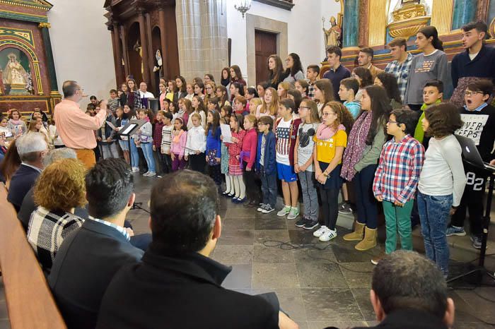 Actuación del Coro de la Escuela Municipal de ...