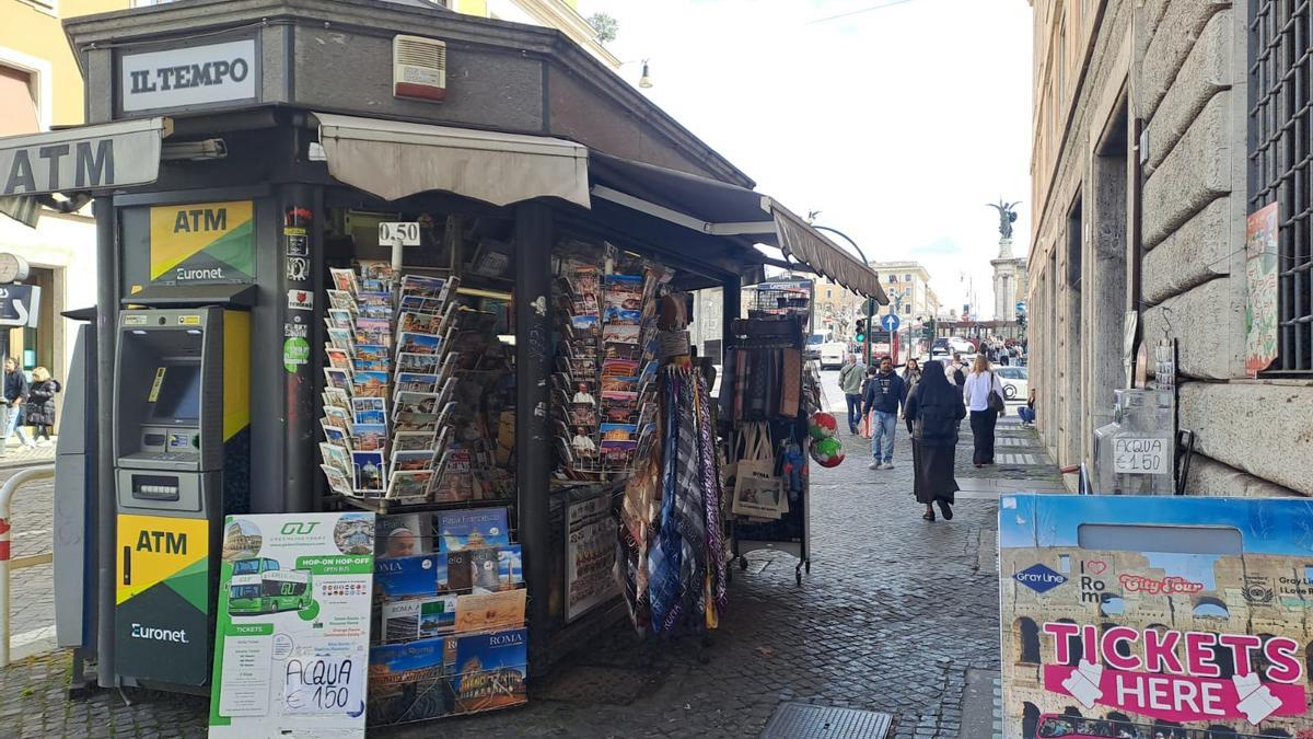 Quiosco en el centro de Roma.