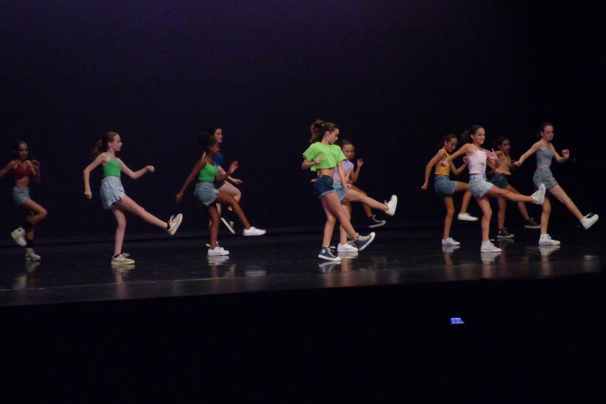 Les alumnes de l'Stage Intensiu de l'Escola de Dansa Marta Coll