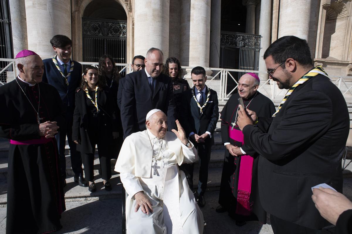 Así recibe el papa a los juniors valencianos