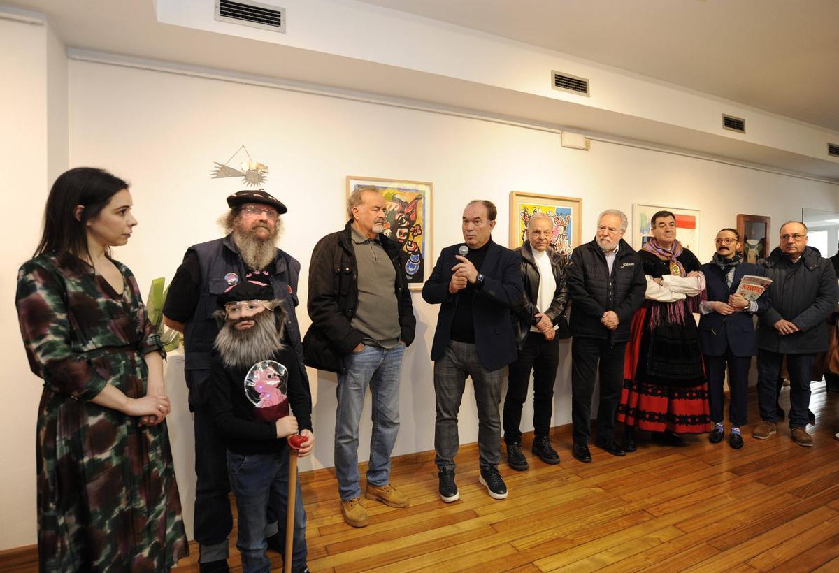 Políticos y artistas en la apertura de Emporcarte. | FOTOS: BERNABÉ/JAVIER LALÍN