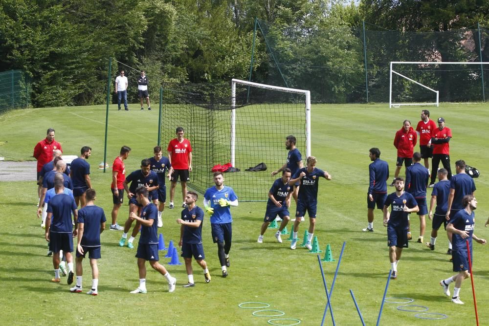 Alemany y Murthy, atentos al entrenamiento