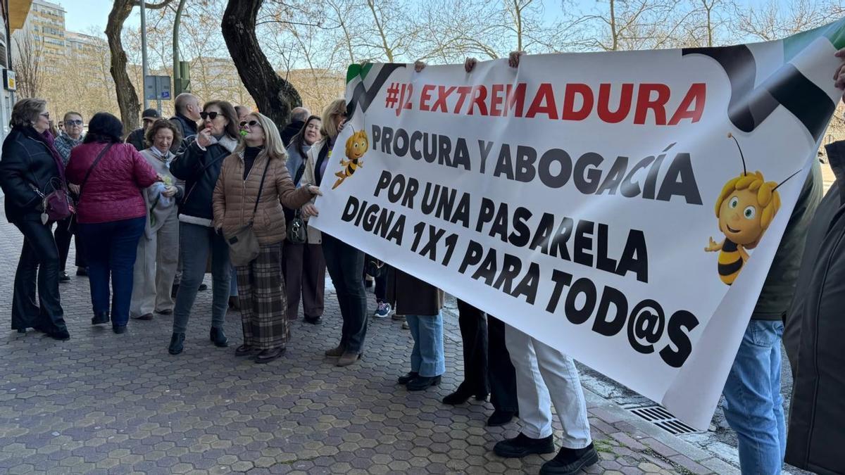 Una protesta anterior de abogados y procurados mutalistas en Cáceres.