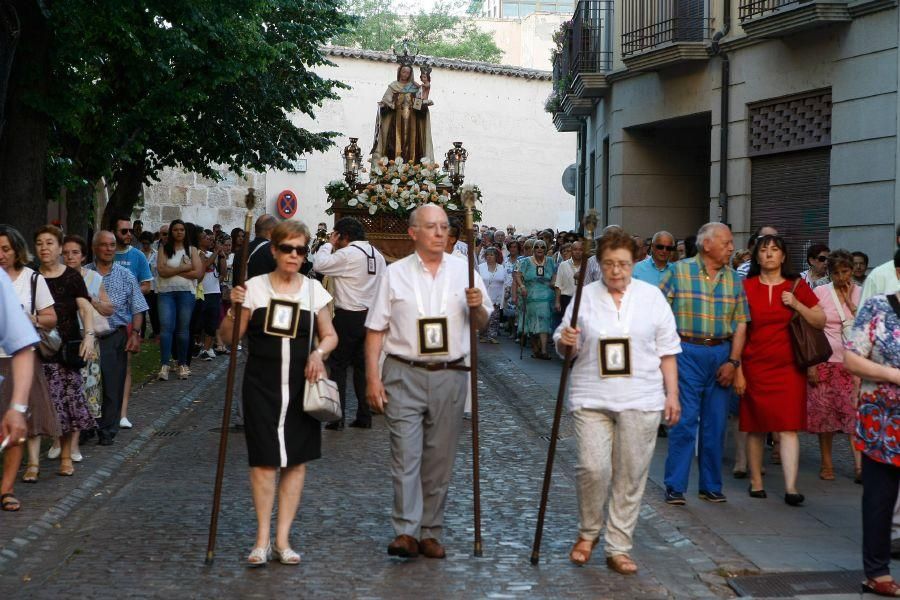 La procesión del Carmen toma el casco antiguo