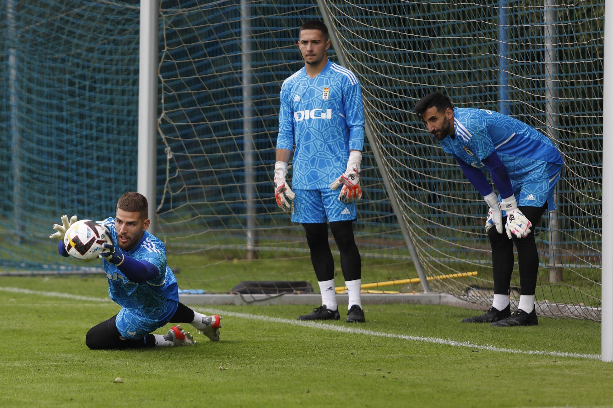 EN IMÁGENES: el primer entrenamiento del Oviedo