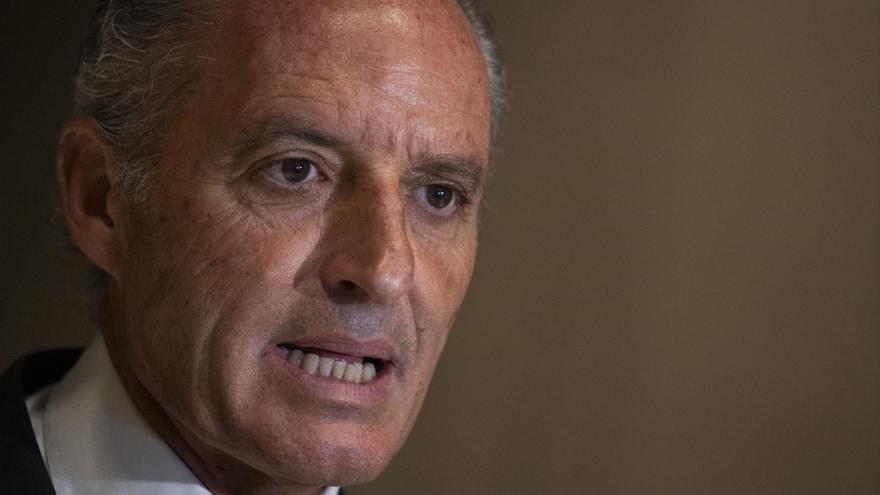 Camps descarta presidir el PP en la Comunidad Valenciana y avisa que &quot;nunca&quot; se presentaría al margen del partido