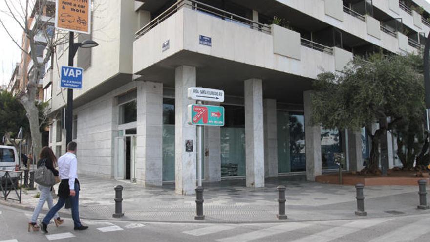 El local que ocupaba el Banco Sabadell, en obras.