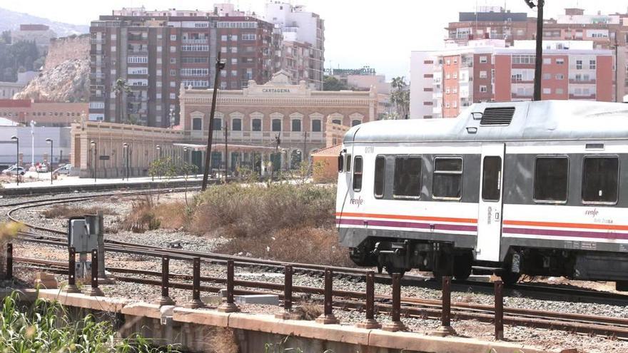 La plataforma reclama que el AVE llegue bajo tierra a la actual estación de tren, la de Víctor Beltrí.