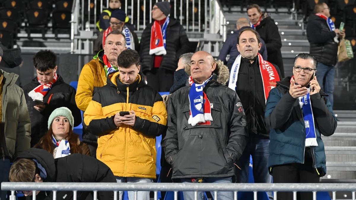 Aficionados del CD Ebro, en el partido de Copa del Rey contra el Atlético Osasuna en el Ibercaja Estadio.