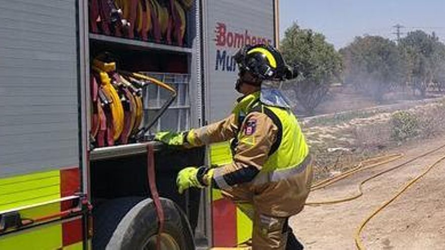El incendio de un vehículo obliga a cerrar el túnel de la MU-30 en Alcantarilla en ambos sentidos