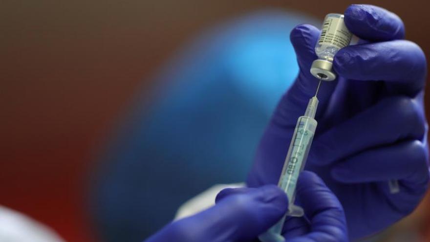 Vacunas coronavirus: al menos 150 personas se han vacunado de forma irregular