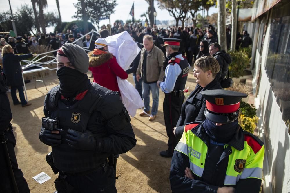 Enfrontament a Blanes entre antifeixistes i simpatitzants de Vox a Blanes