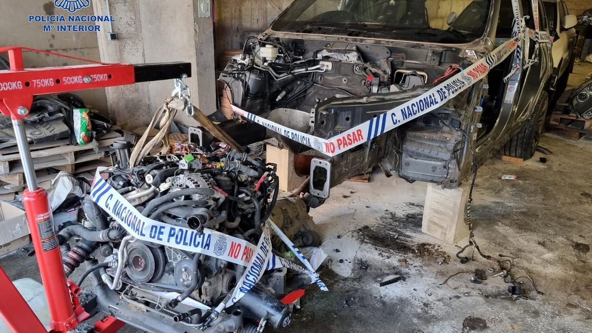 Coches robados por la banda y que luego manipulaban en un desguace.