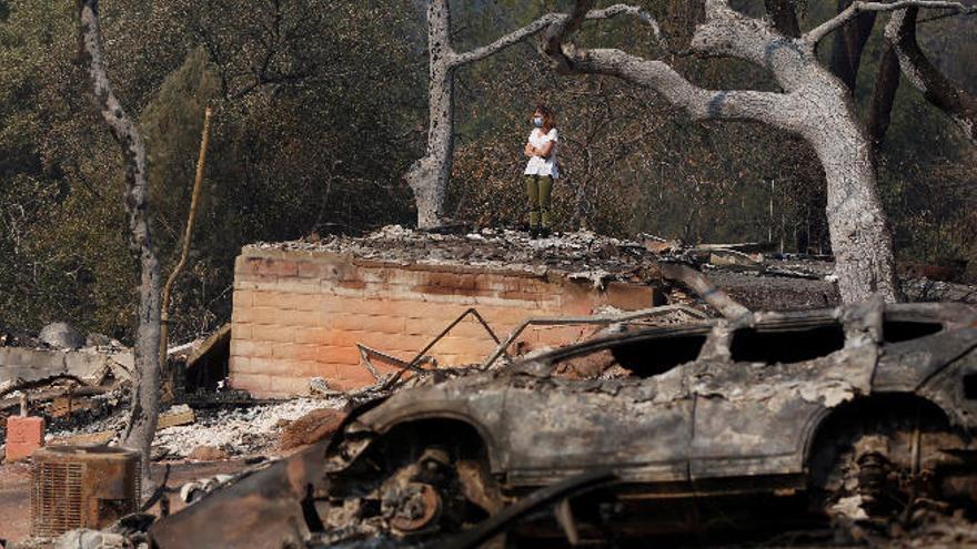 California pierde 5.700 viviendas en un incendio que ya causó 32 muertos