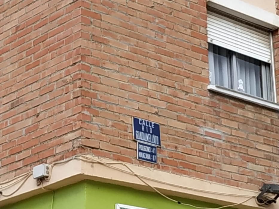 Un rayo daña la fachada de un edificio en Málaga capital