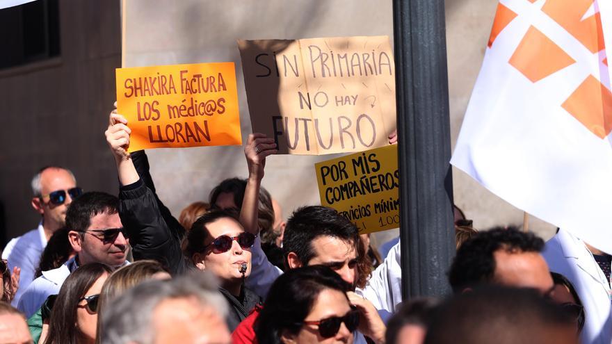 Los médicos de Familia y pediatras sustentan una huelga que pasa desapercibida en hospitales