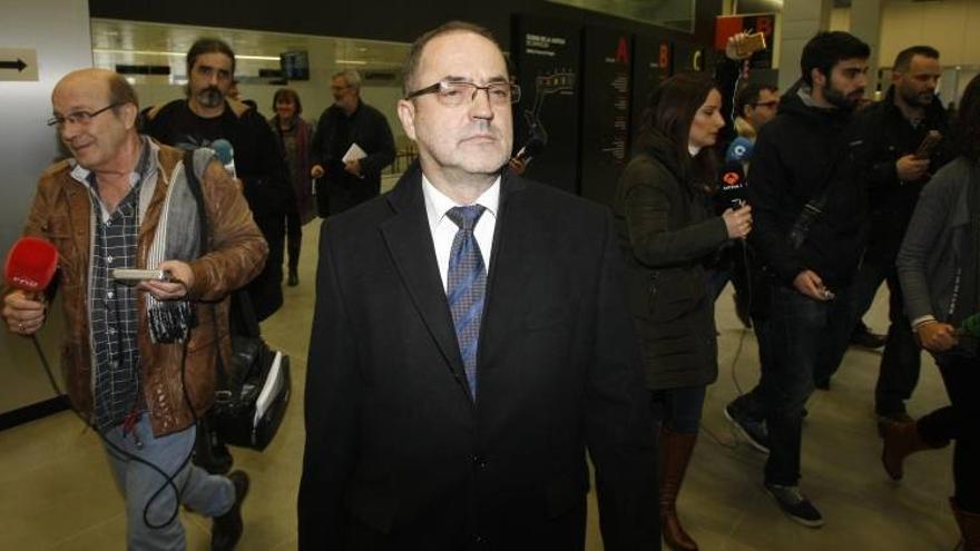 Agapito Iglesias avala parte de su fianza con acciones del Real Zaragoza