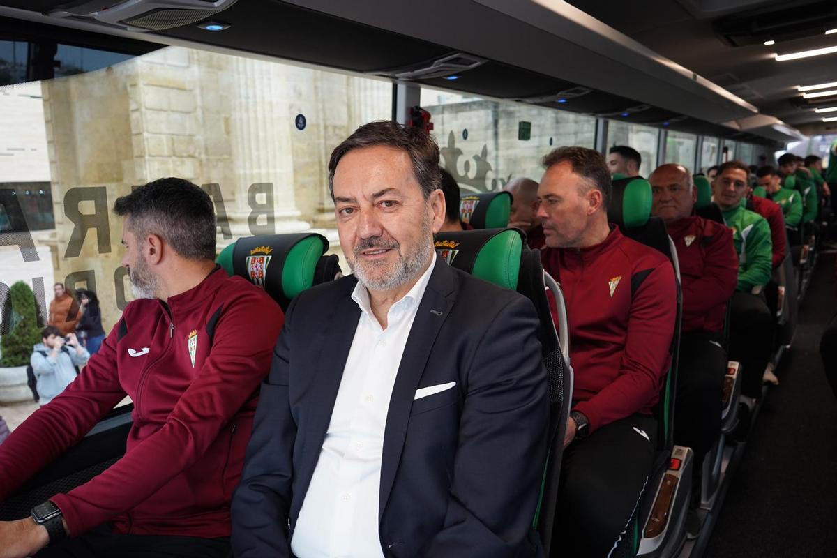 El Córdoba CF estrena autobús oficial