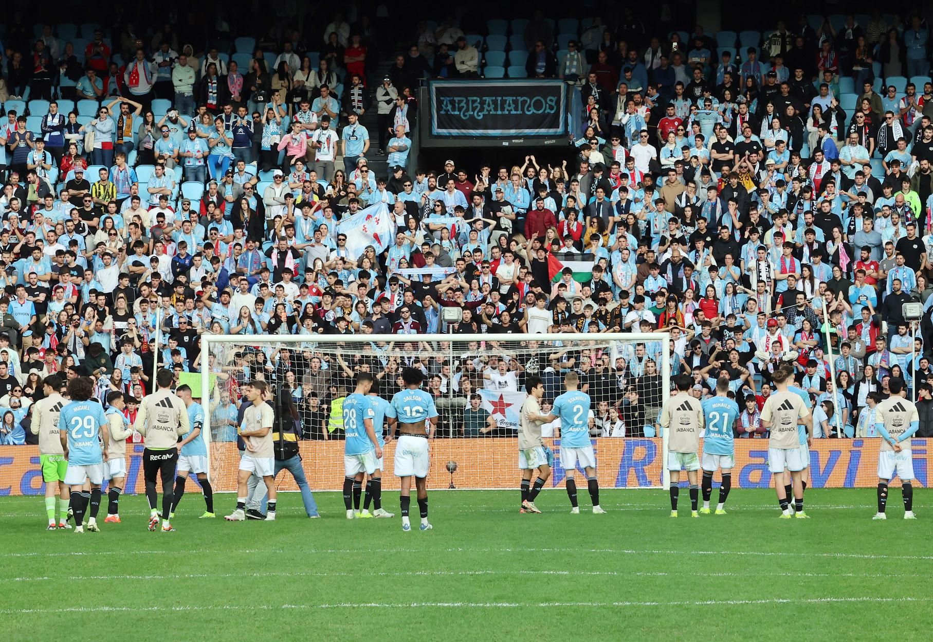 De la fiesta inicial a la decepción: las mejores imágenes del Celta-Girona