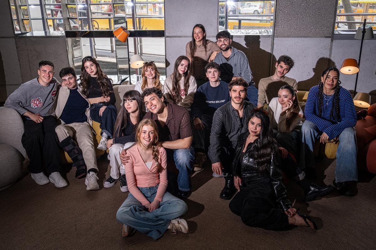 Los concursantes de 'Operación Triunfo 2025' presentan la gira en el Mirador Torre Glòries.