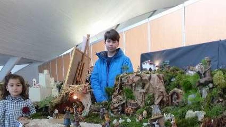 La Navidad llega joven a la plaza cubierta de la Pola