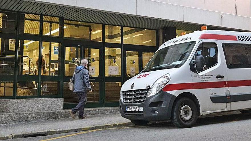 Exterior del Centre Hospitalari de Manresa, situat al carrer de Flor de Lis