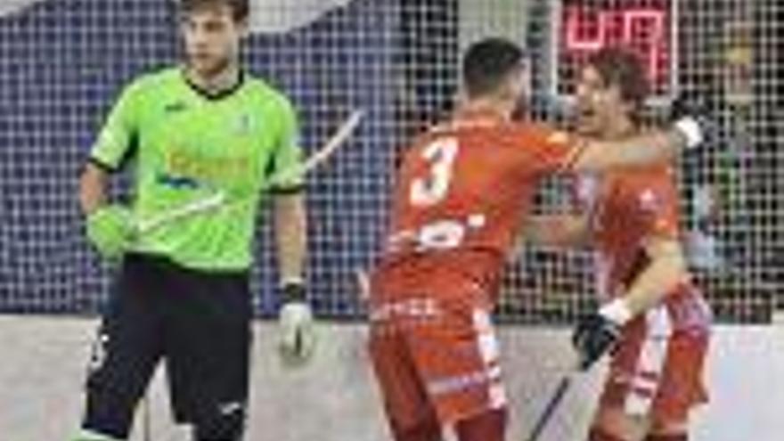 Els jugadors del Citylift Girona, celebrant un gol a Lloret.