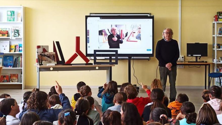 Herminio Álvarez dona una obra al colegio de La Caridad