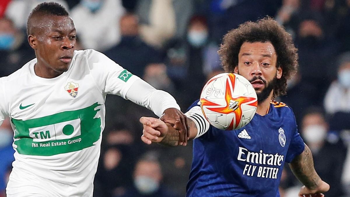Marcelo, en acción contra el Elche