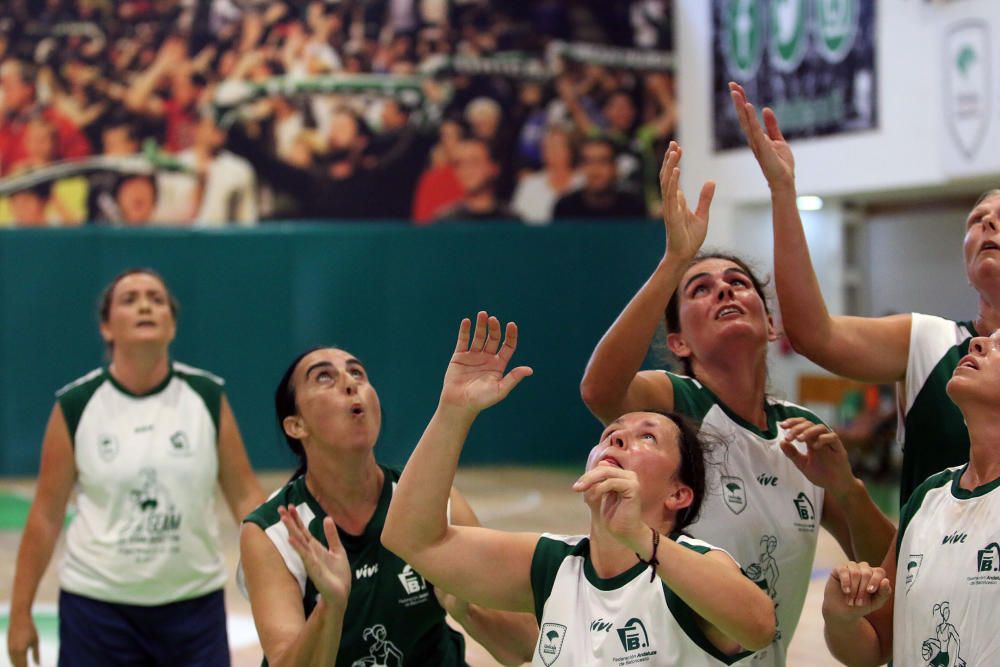 La V edición de la Liga Femenina GEAM arrancó en el Pabellón de Los Guindos de la capital con gran entusiasmo y se prolongará hasta el viernes con más de 200 jugadoras repartidas en 16 equipos