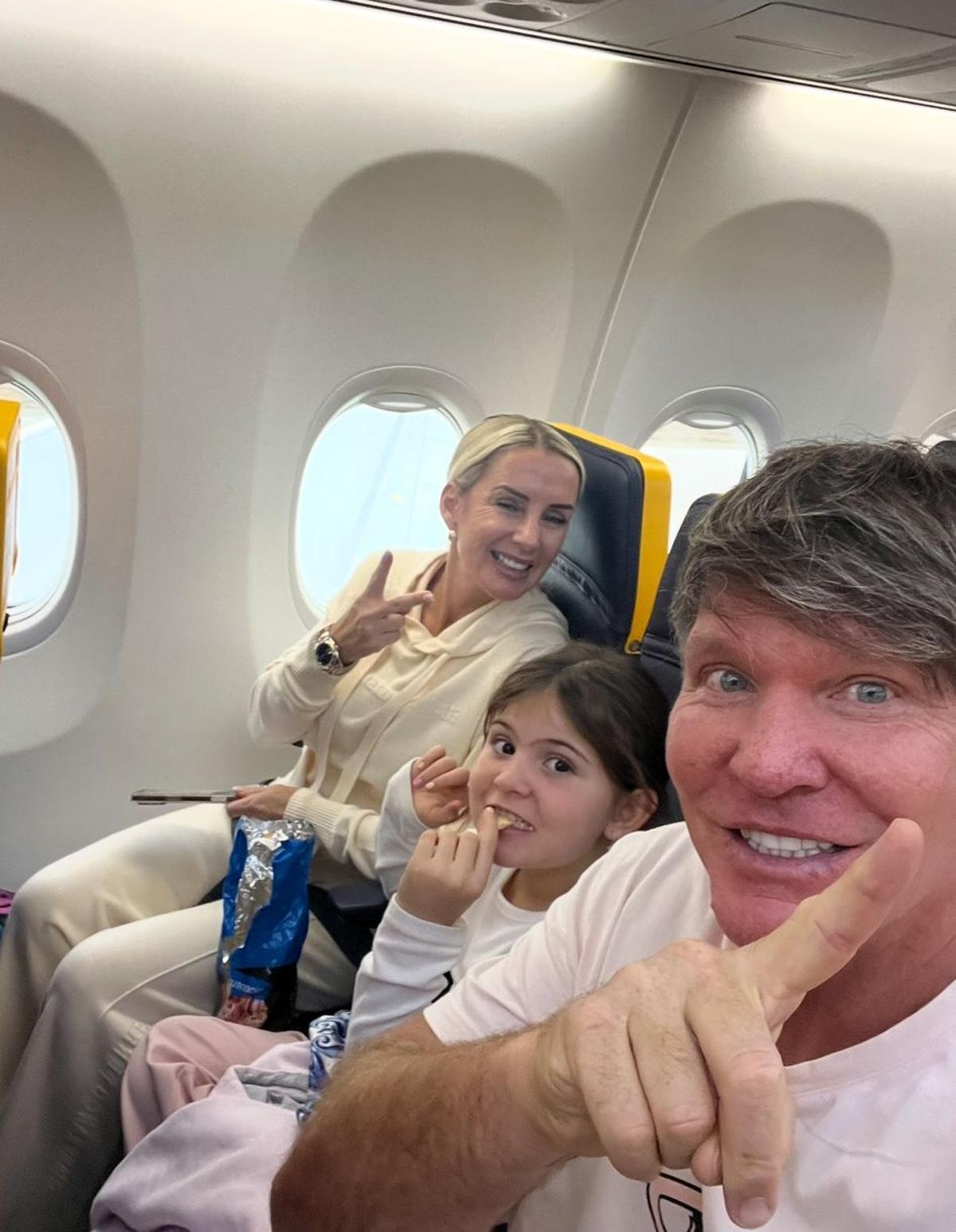 Peggy Jerofke mit Steff Jerkel und Tochter Josephine.