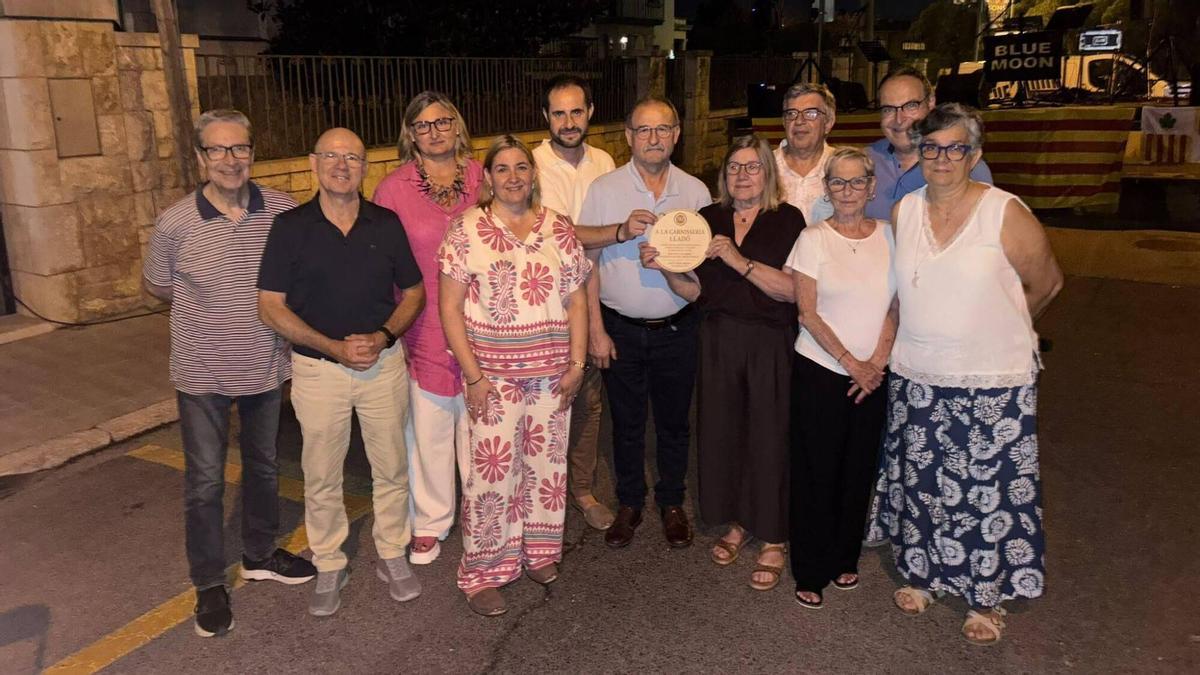 Foto de grup de la família Lladó i autoritats.