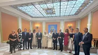 Boda por todo lo alto en el Ayuntamiento de Oviedo: el concejal Nacho Cuesta se casa con la arquitecta Carola Zárate Echeverría