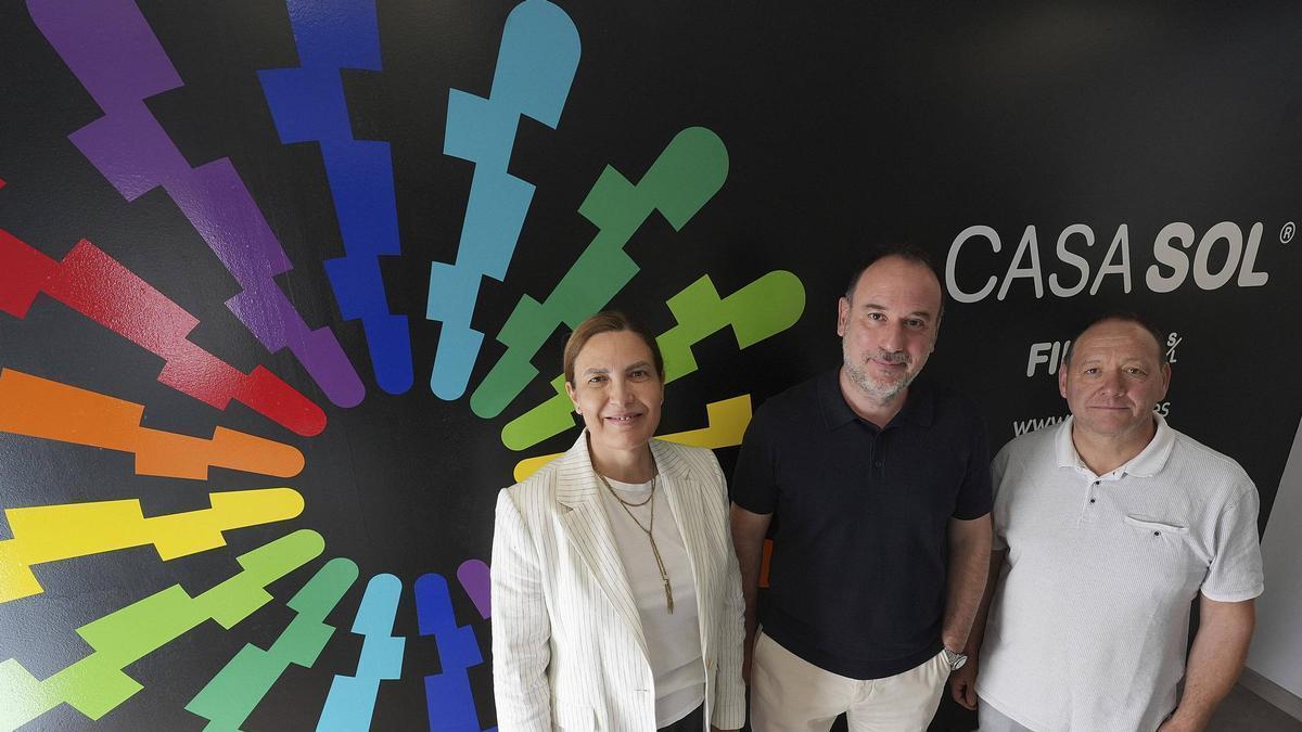 Marta Pijoan, Jordi Pujol i Ramon Pujol a les oficines de Casa Sol.