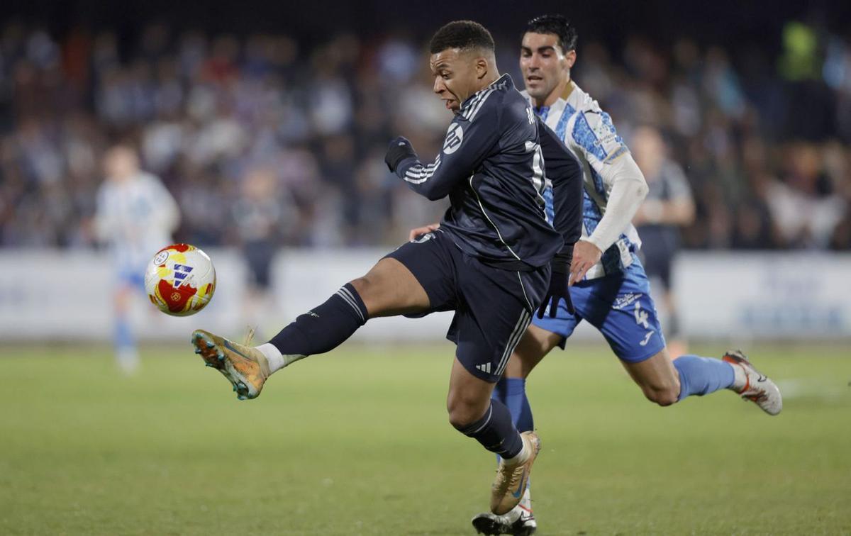 L’àrbitre i Mbappé ensorren el Talavera i salven Xabi