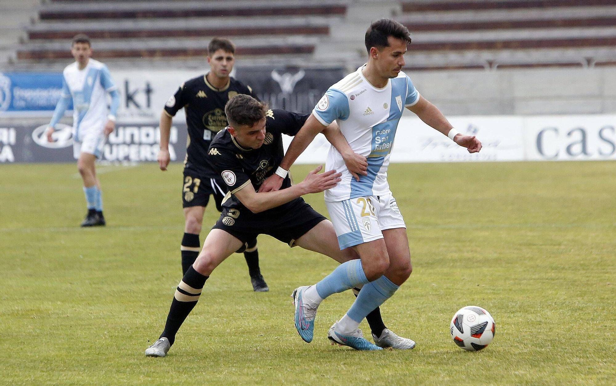 Las imágenes del partido del Compostela contra el Polvorón C.F.