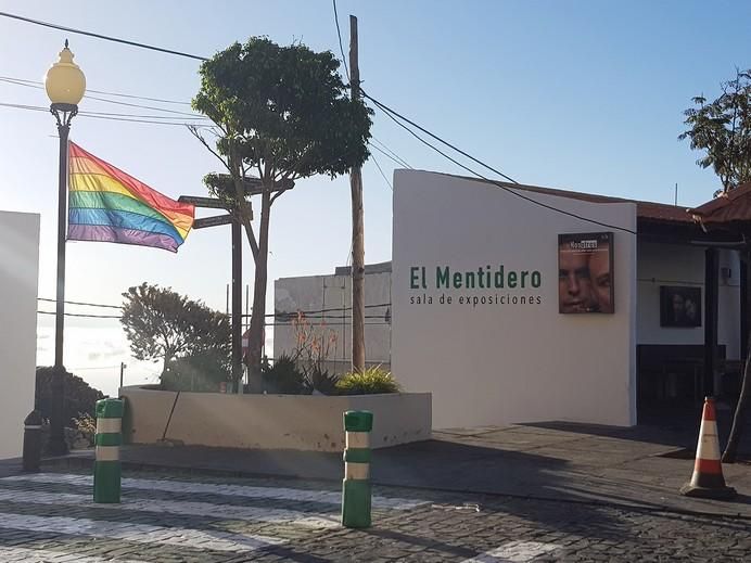 El Orgullo herreño y canario se dispersa por Chueca