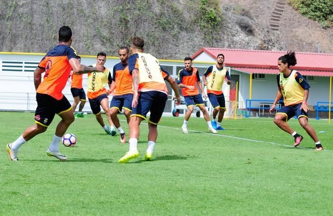 Entrenamienro de la UD Las Palmas previo a la ...