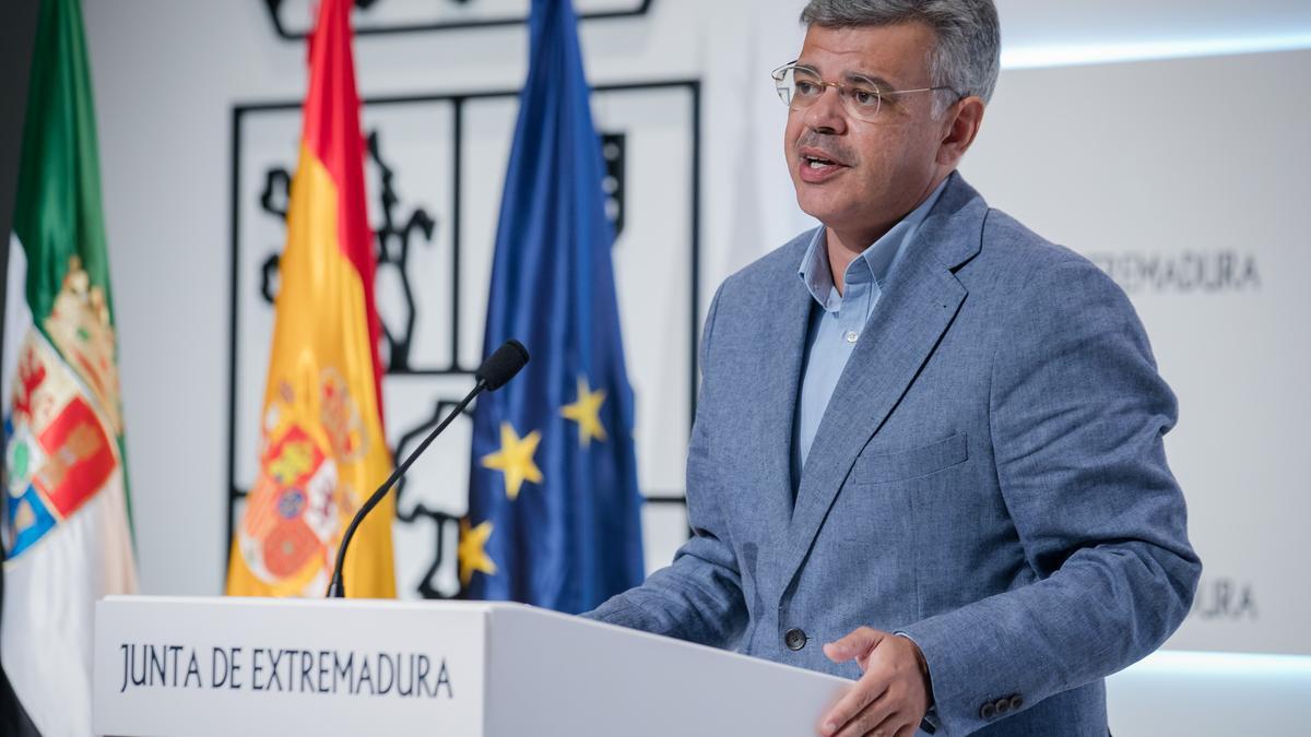 El portavoz de la Junta, Juan Antonio González, en rueda de prensa.